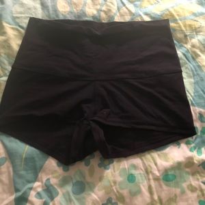 Lululemon shorts size 6